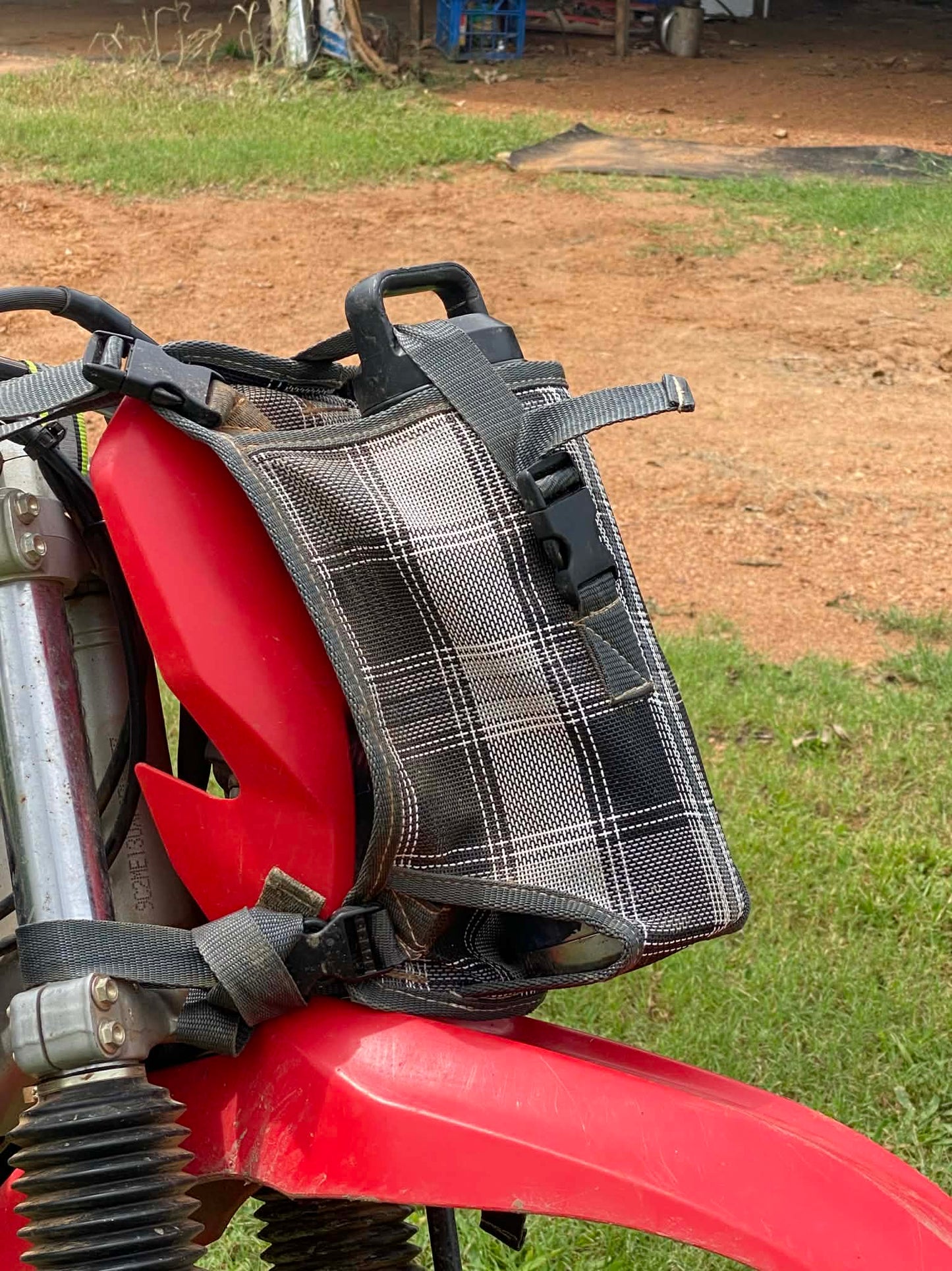 1.5L bottle holder for bike or saddle